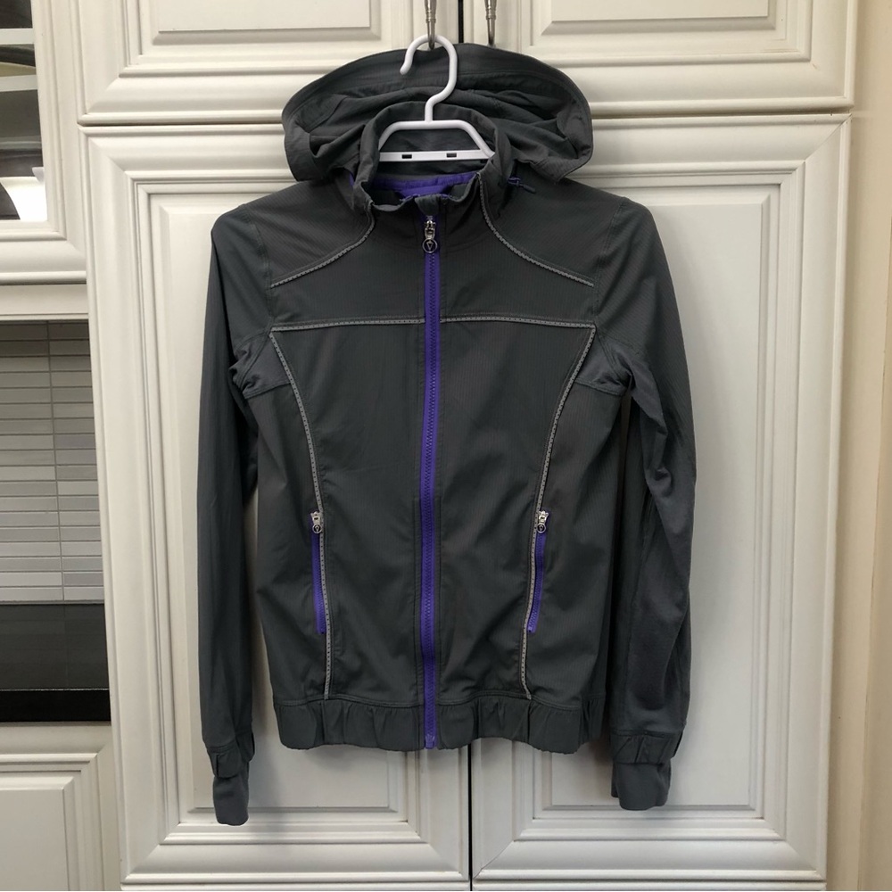 RARE Ivivva girl’s hooded jacket with reflective strips